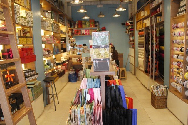 Wrapping store new arrivals